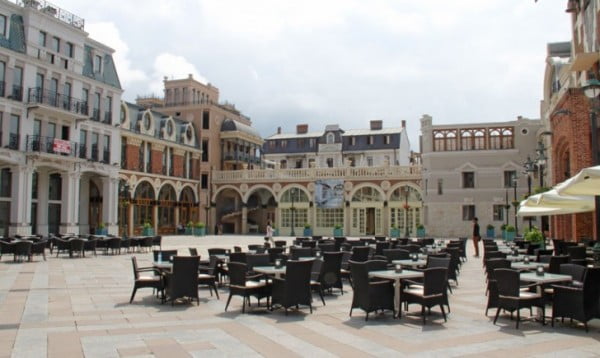 Batumi-Piazza-Square-728x435